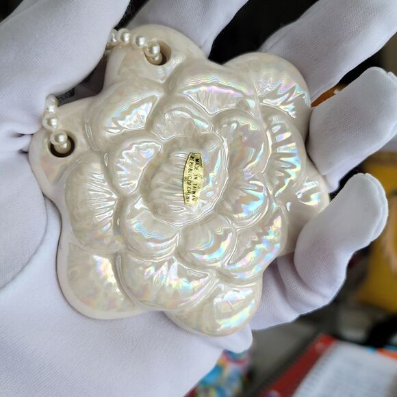 Necklace Iridescent Ceramic Flower Faux Pearl Necklace #0096 - Picture 12 of 14